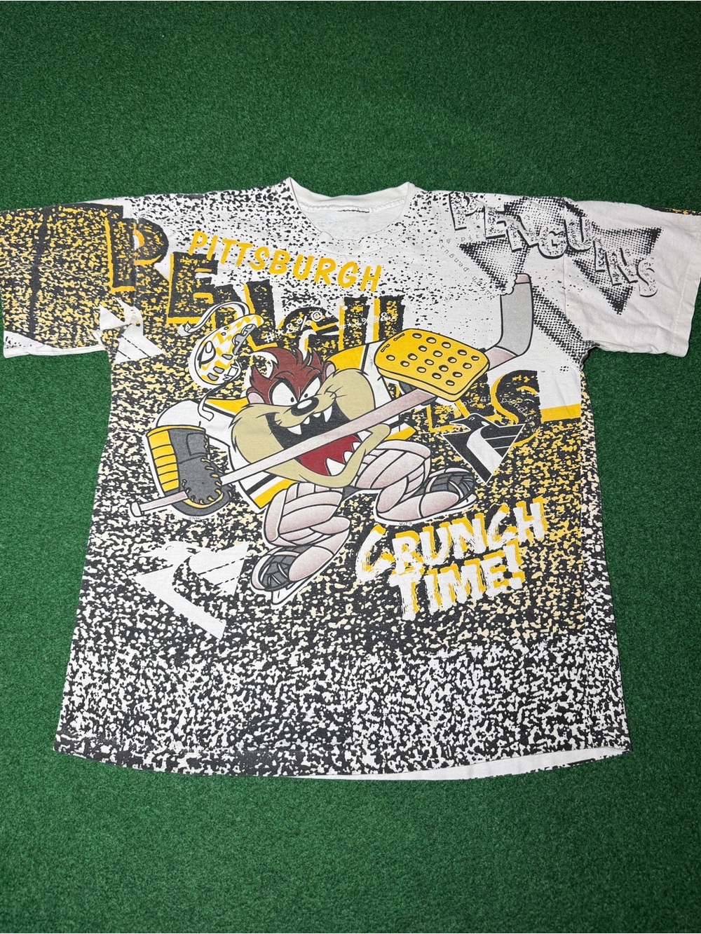 Vintage 90s Taz Pittsburgh Penguins T-shirt, All Over Print Magic Johnson Ts XL